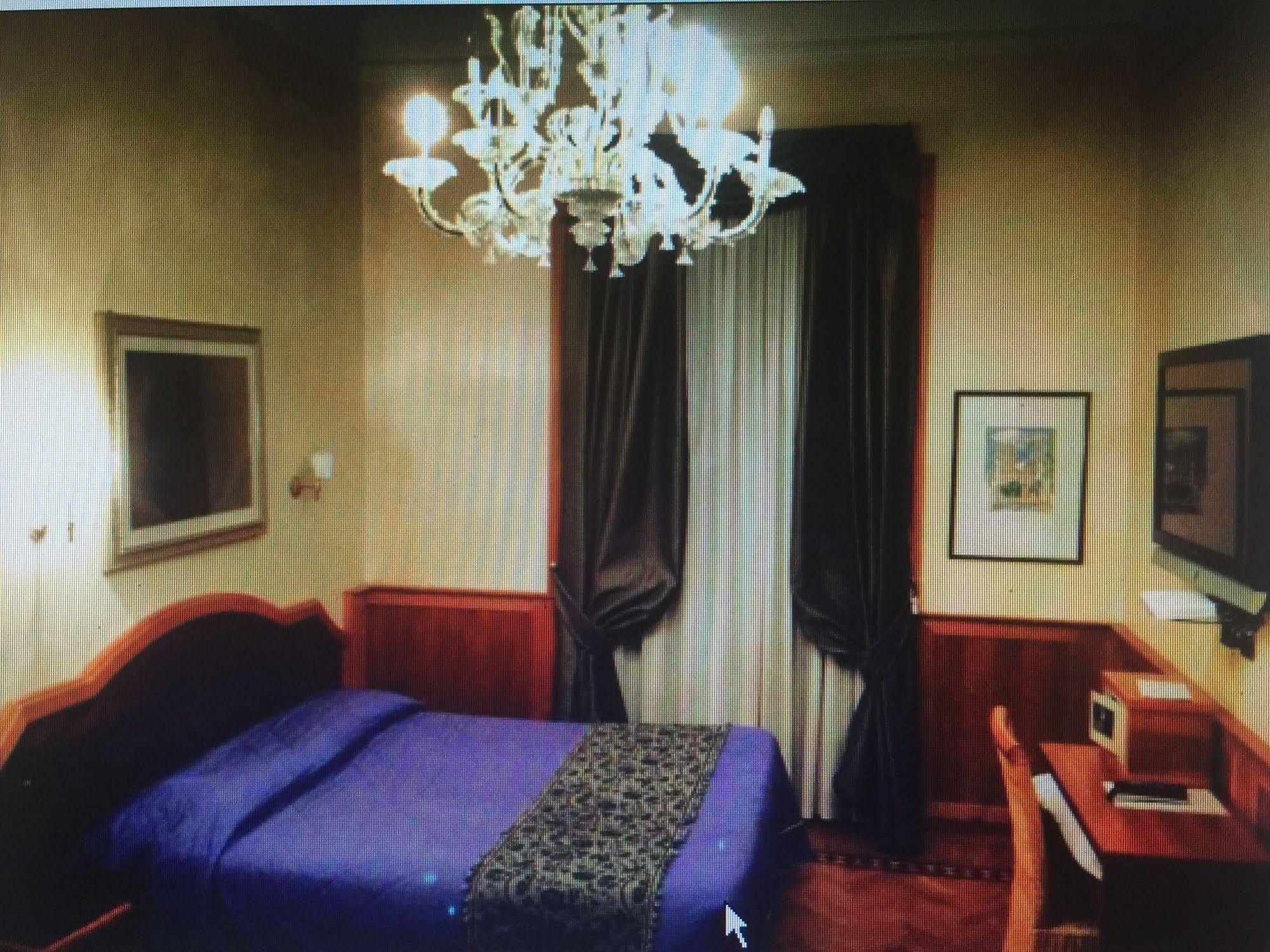 Relais Conte Di Cavour De Luxe 2* Rom